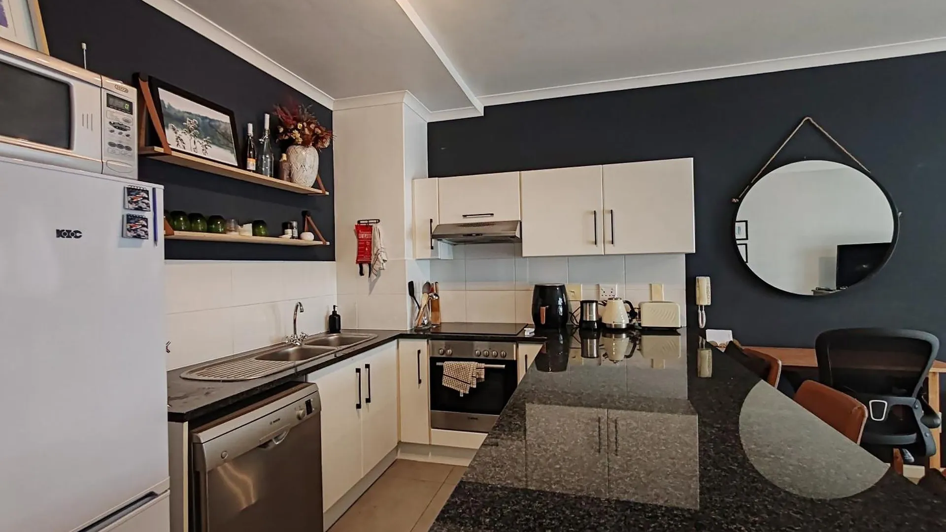 Cove Retreat Empire Apartment Muizenberg South Africa